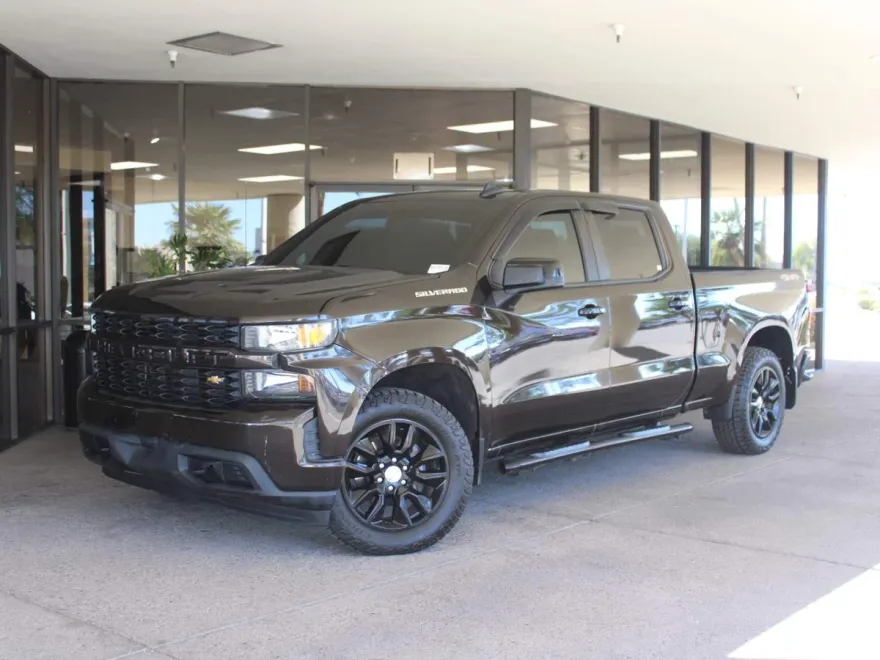 2019 Chevrolet Silverado 1500 Custom photo 1