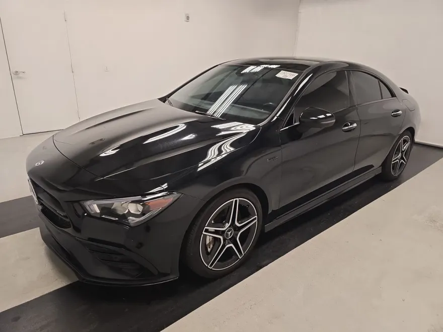 2023 Mercedes Benz CLA 35 AMG photo 1