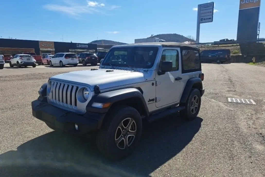 2023 Jeep Wrangler Sport S photo 1