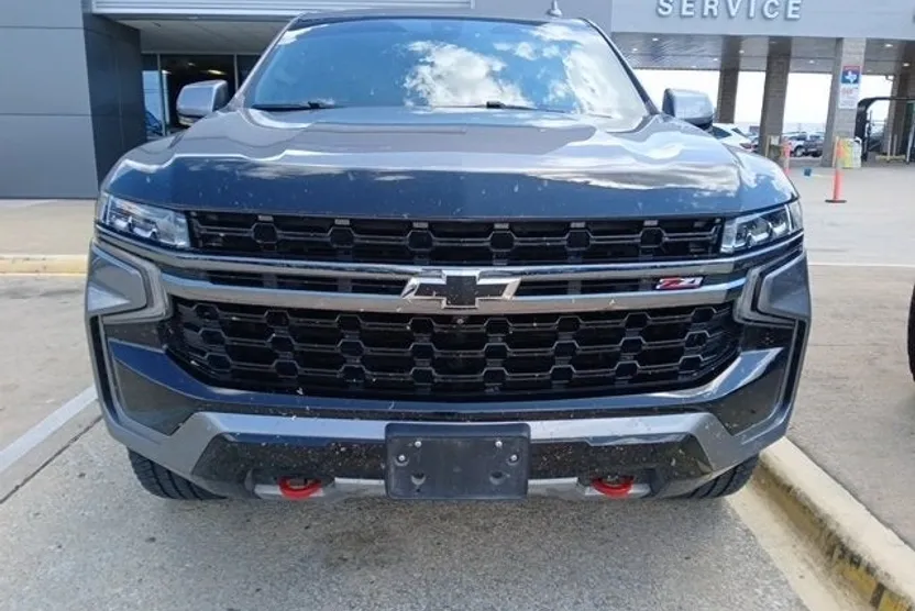 2022 Chevrolet Suburban Z71 photo 1