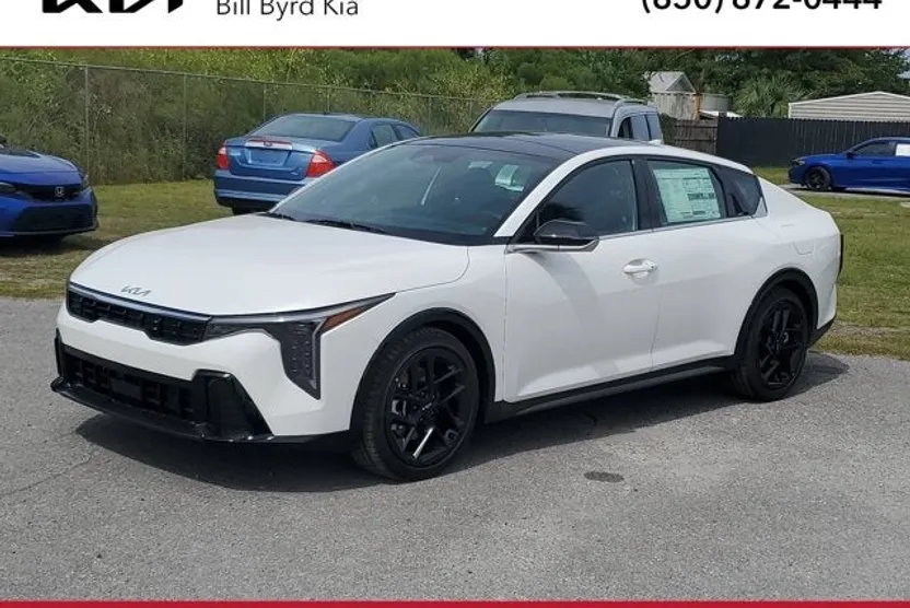 2025 Kia K4 GT-Line Turbo photo 1