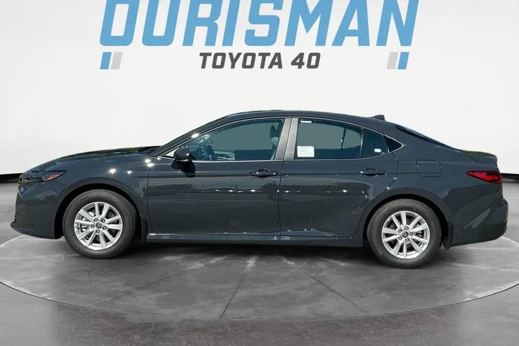 2026 Toyota Camry LE photo 1