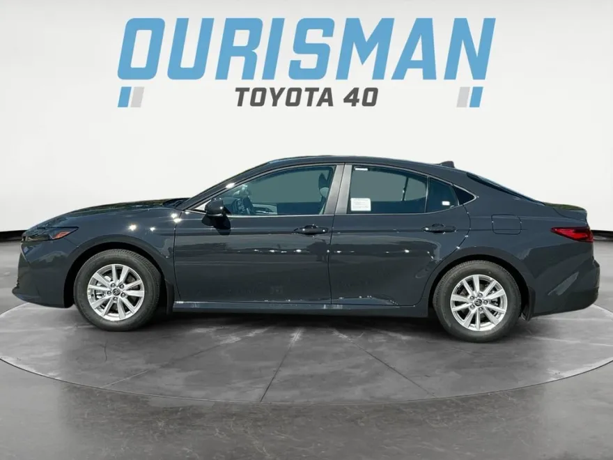 2026 Toyota Camry LE photo 1