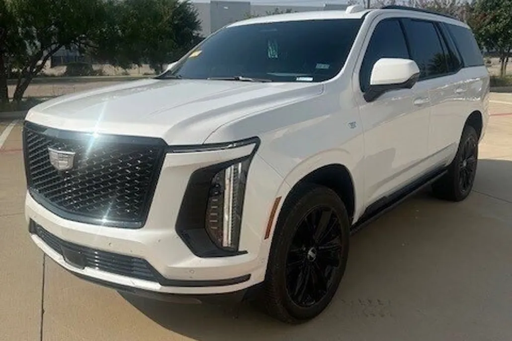 2025 Cadillac Escalade Sport photo 1