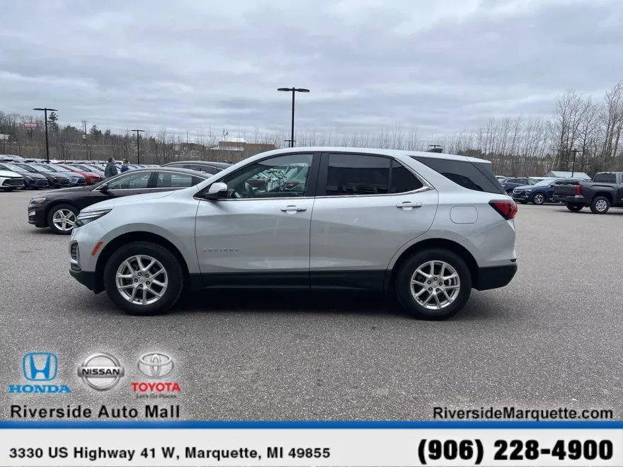 2022 Chevrolet Equinox LT photo 1