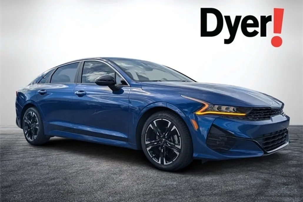 2022 Kia K5 GT-Line photo 1