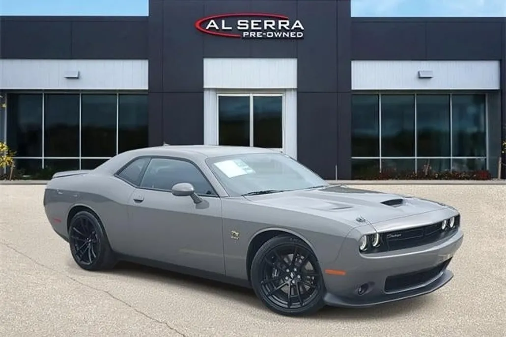 2023 Dodge Challenger R/T photo 1
