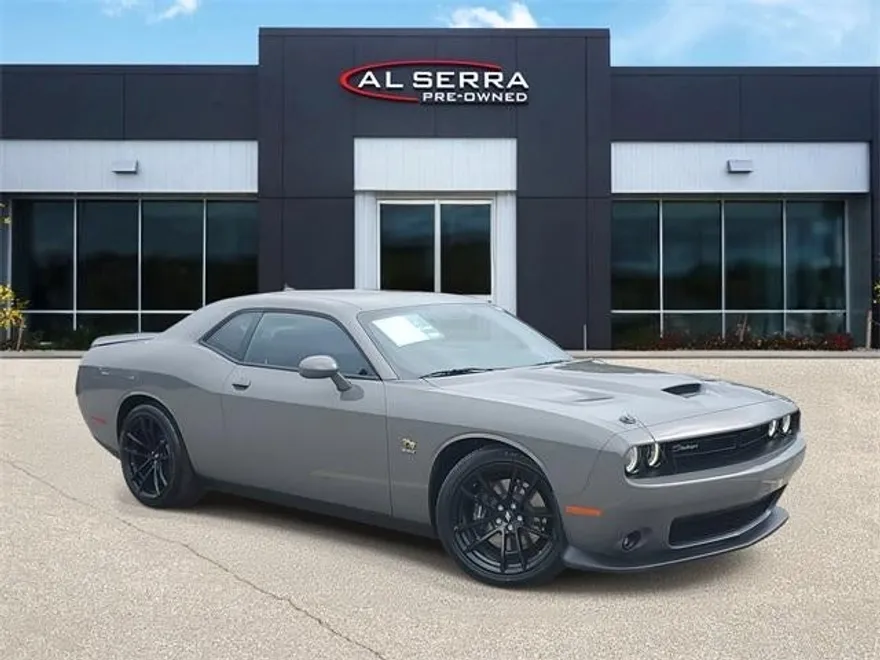 2023 Dodge Challenger R/T photo 1