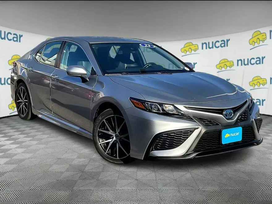 2023 Toyota Camry Hybrid SE photo 1