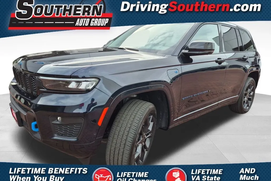 2023 Jeep Grand Cherokee Anniversary Edition photo 1