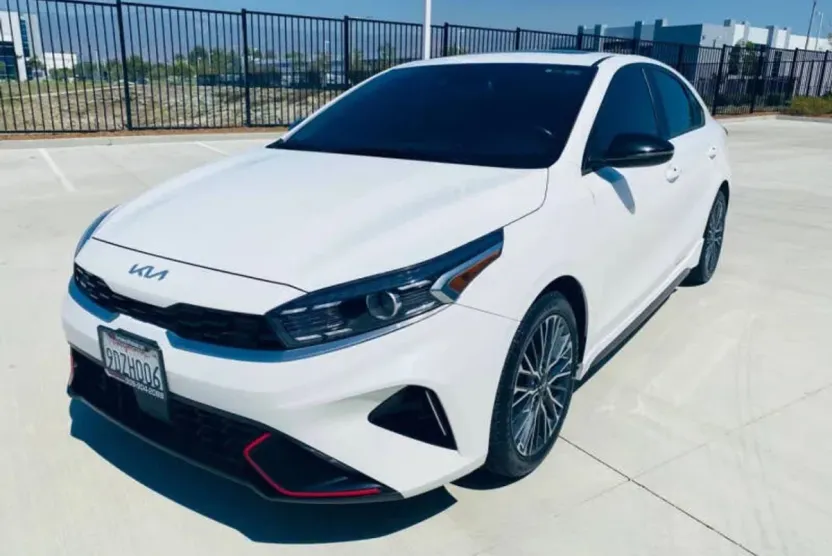 2023 Kia Forte GT-Line photo 1