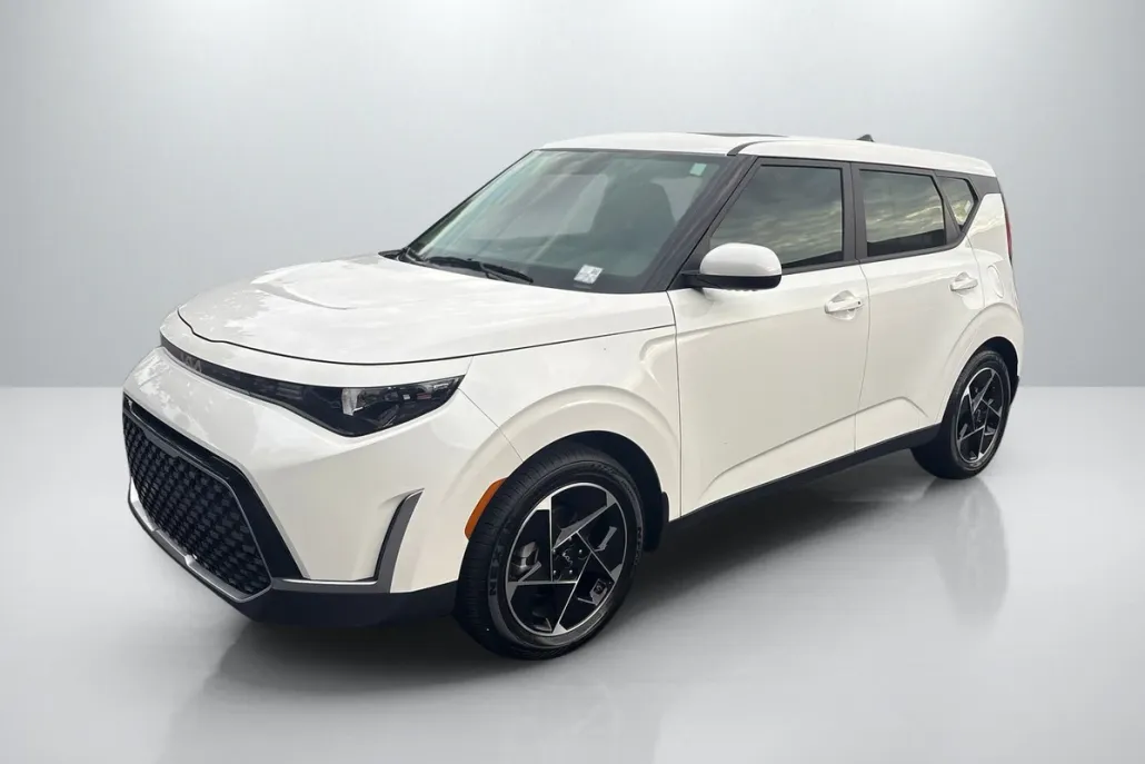 2025 Kia Soul EX photo 1