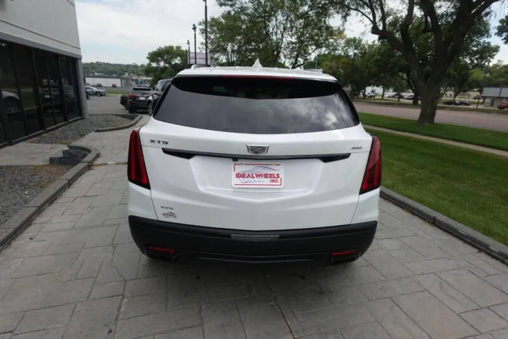 2022 Cadillac XT5 Premium Luxury photo 1