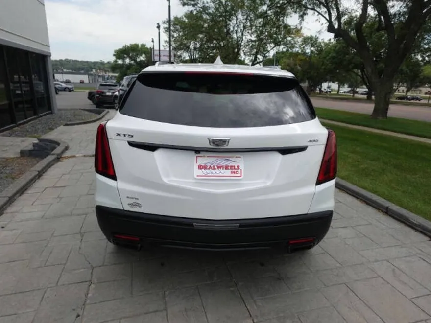 2022 Cadillac XT5 Premium Luxury photo 1