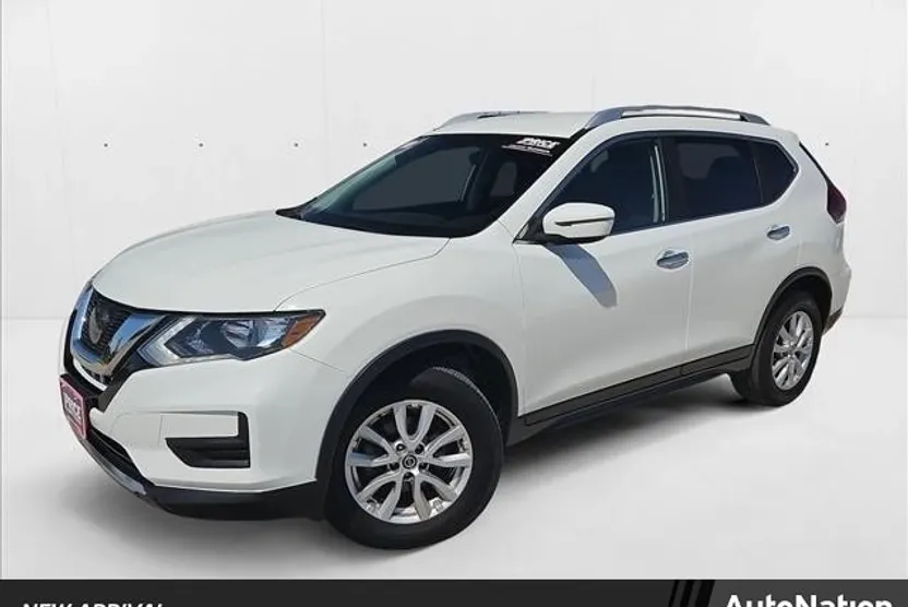 2020 Nissan Rogue SV photo 1