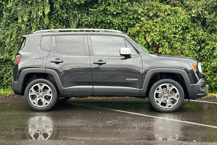 2016 Jeep Renegade Limited photo 1