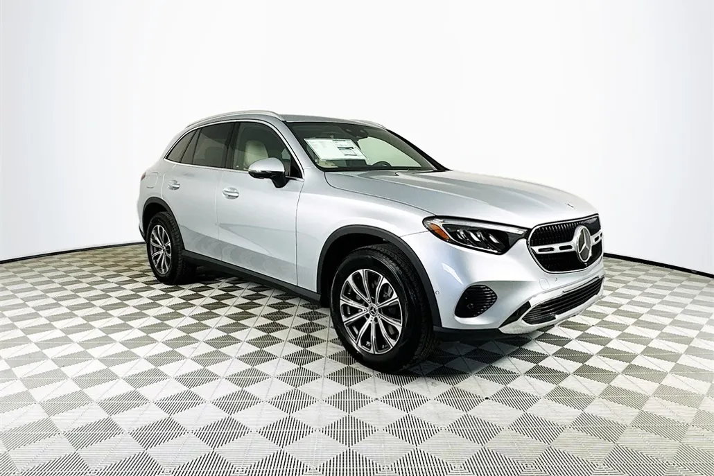 2026 Mercedes Benz GLC 300 4MATIC photo 1