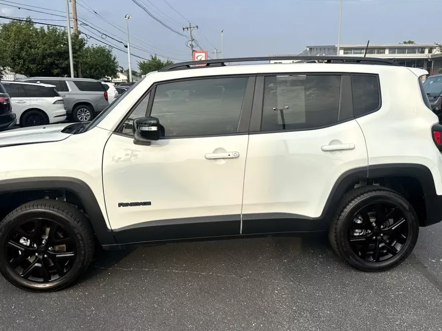2022 Jeep Renegade Altitude photo 1