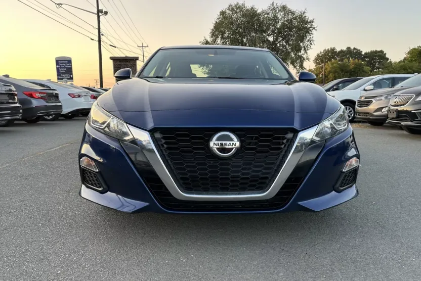2019 Nissan Altima 2.5 S photo 1