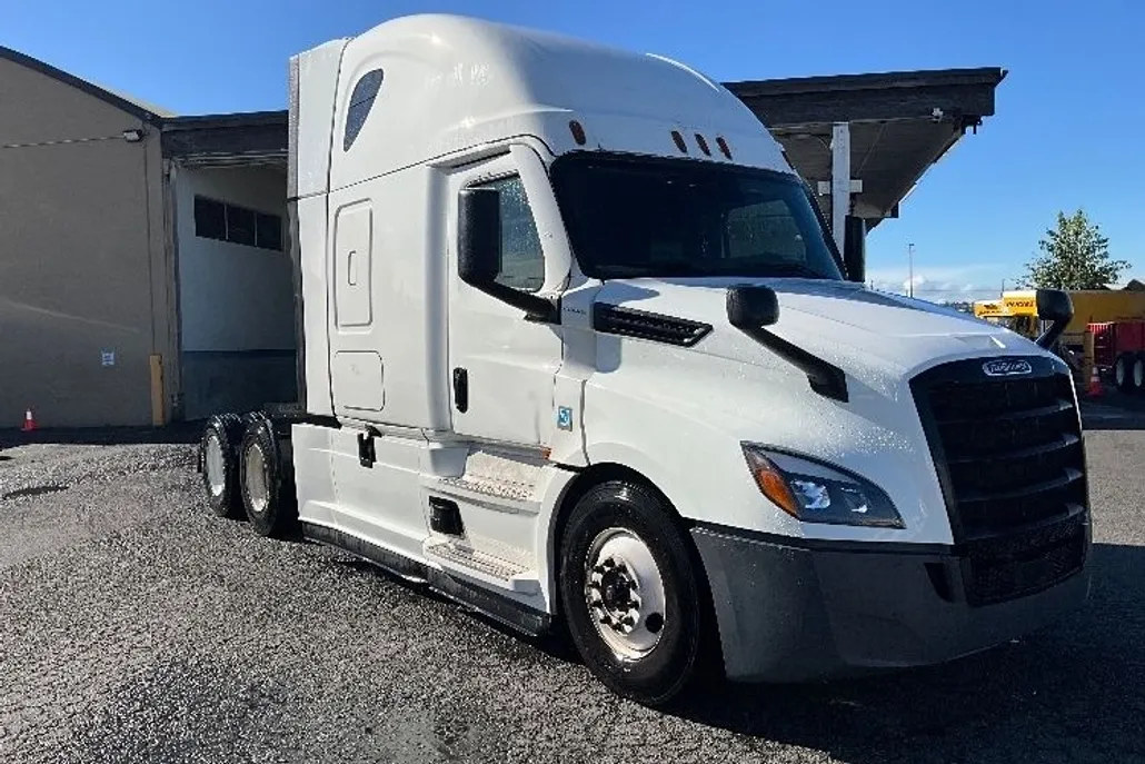 2021 Freightliner Cascadia 126" Sleeper Cab photo 1