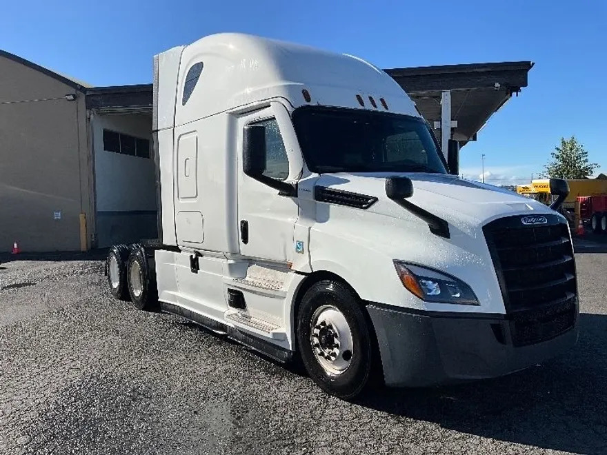 2021 Freightliner Cascadia 126" Sleeper Cab photo 1