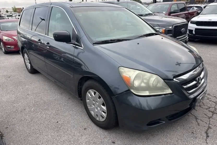 2005 Honda Odyssey LX photo 1