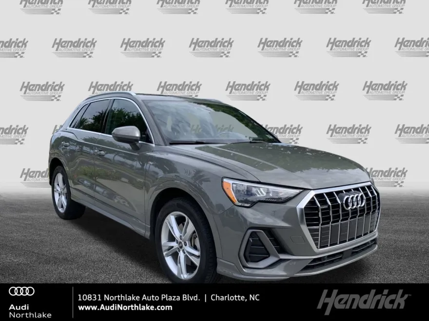 2022 Audi Q3 S line Premium photo 1