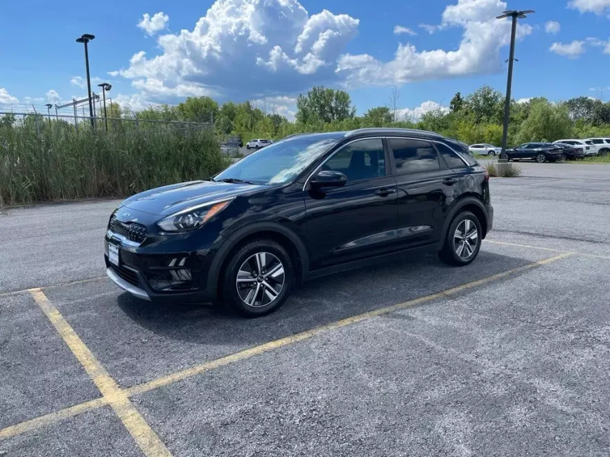 2020 Kia Niro LXS photo 1