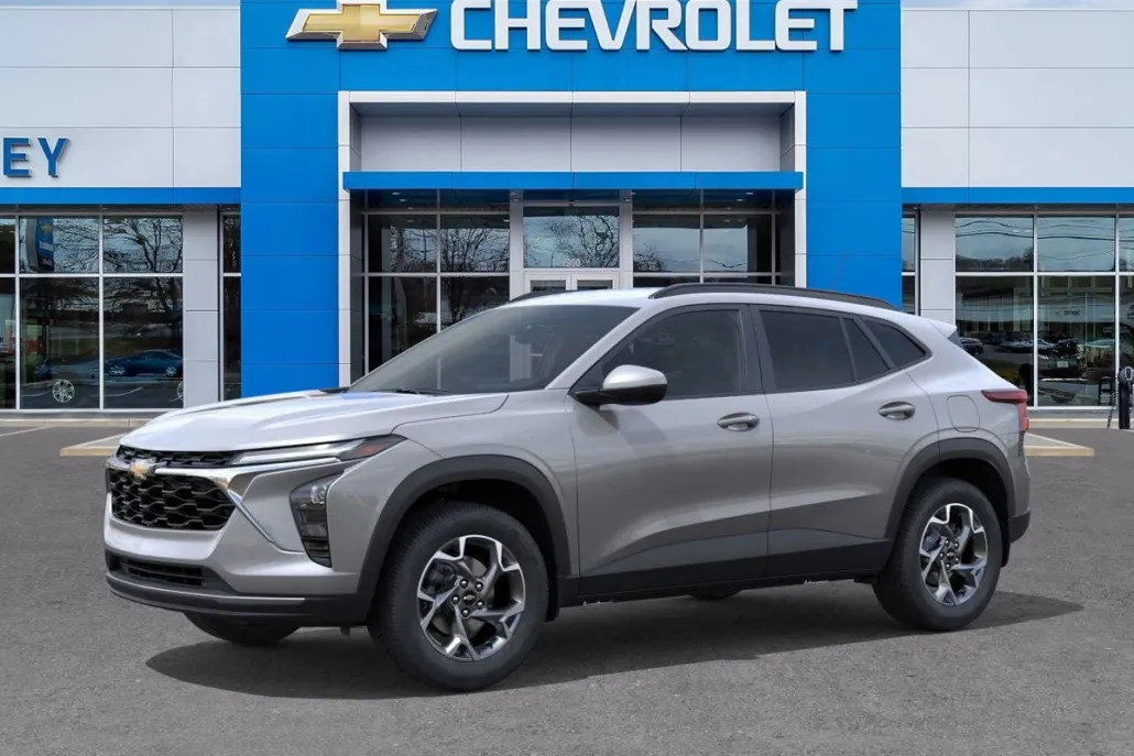 2025 Chevrolet Trax LT photo 1