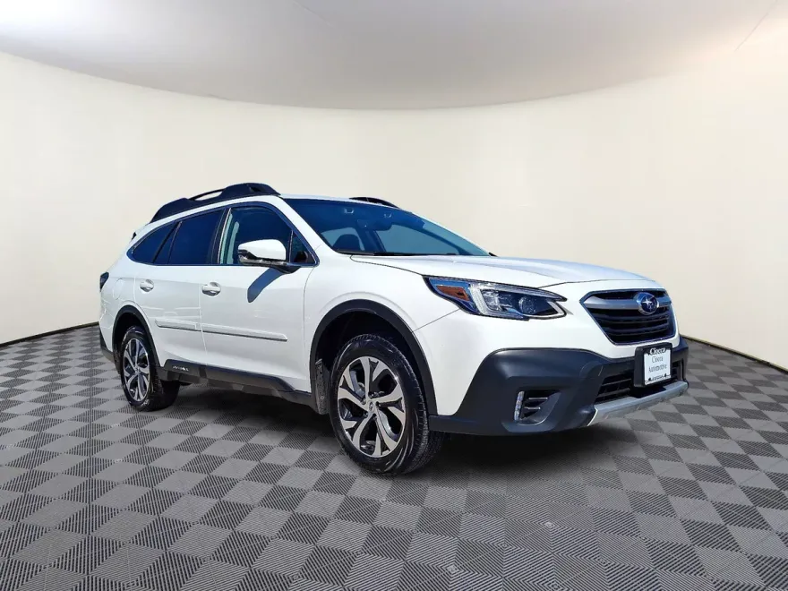 2022 Subaru Outback Limited photo 1