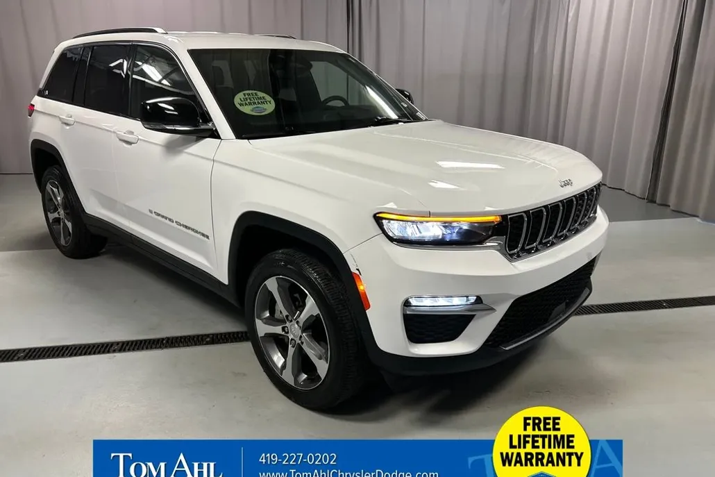 2024 Jeep Grand Cherokee Limited photo 1