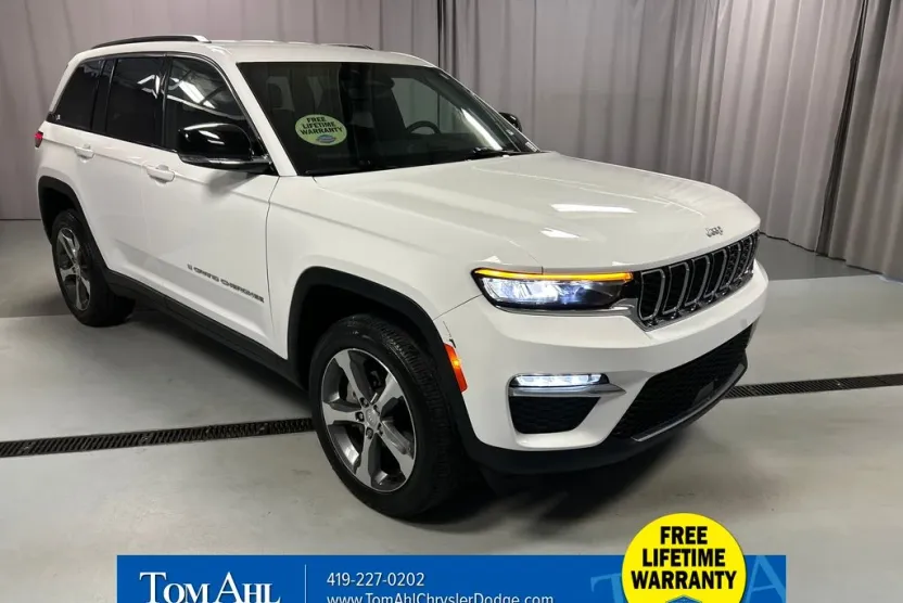 2024 Jeep Grand Cherokee Limited photo 1