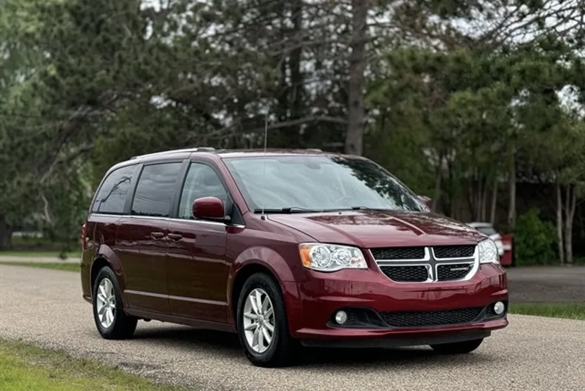 2019 Dodge Grand Caravan SXT photo 1