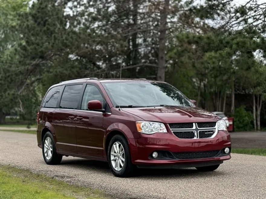 2019 Dodge Grand Caravan SXT photo 1