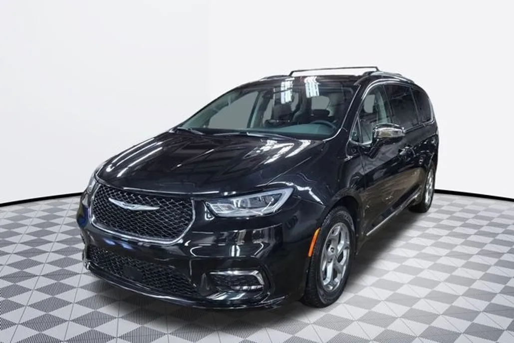 2023 Chrysler Pacifica Limited photo 1