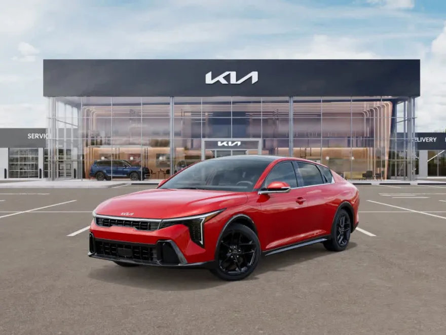 2025 Kia K4 GT-Line Turbo photo 1