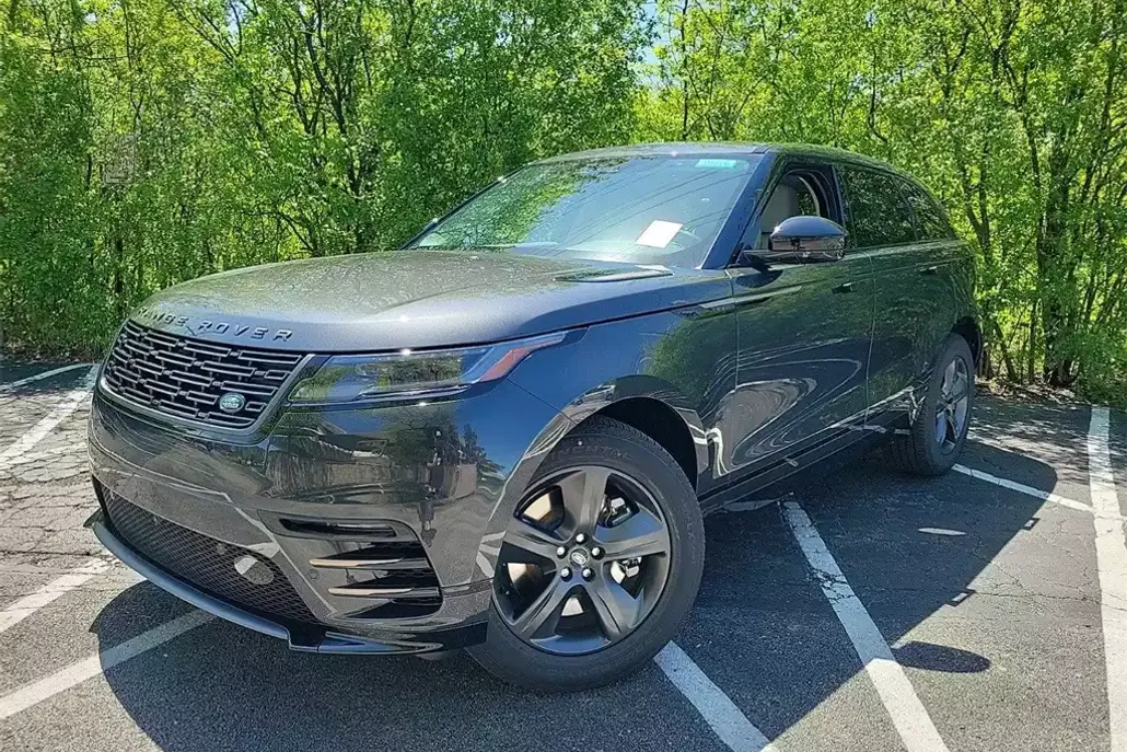 2025 Land Rover Range Rover Velar SE photo 1