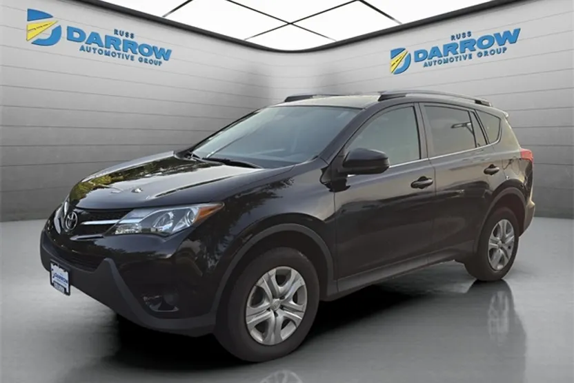 2015 Toyota RAV4 LE photo 1