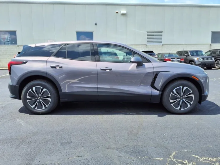 2025 Chevrolet Blazer EV photo 1