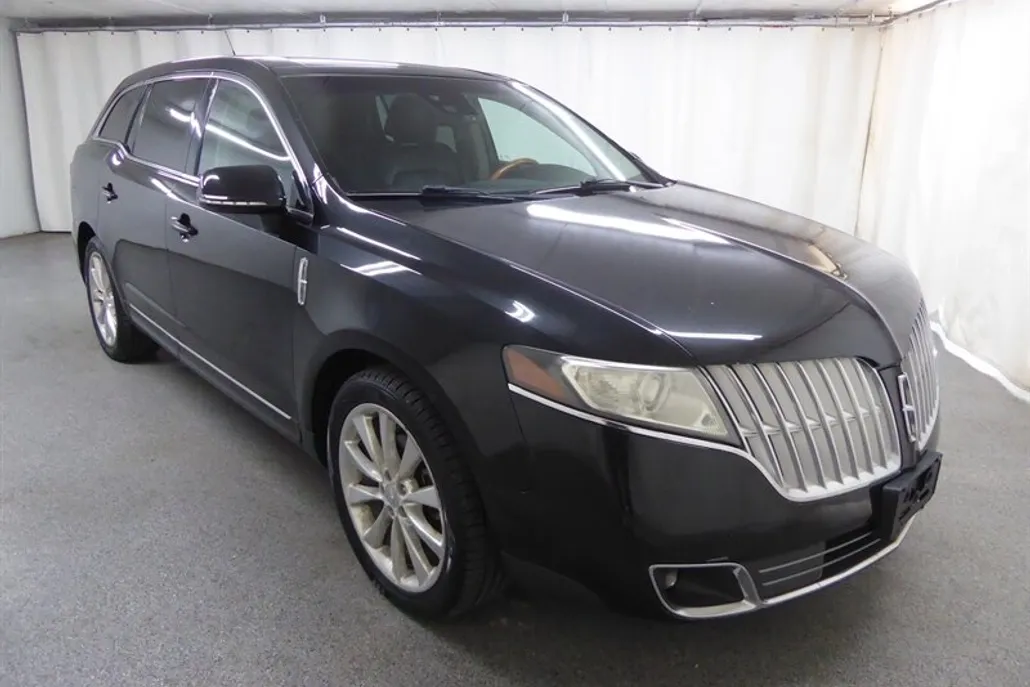 2010 Lincoln MKT EcoBoost photo 1
