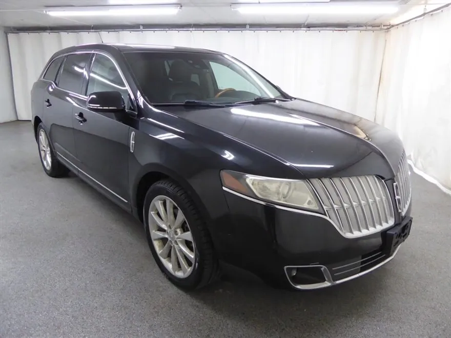 2010 Lincoln MKT EcoBoost photo 1