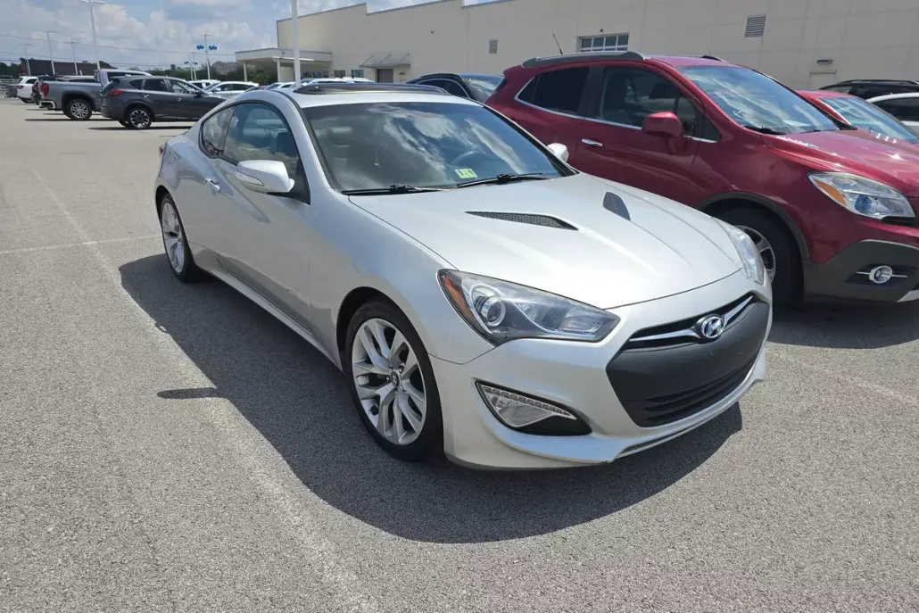 2013 Hyundai Genesis Coupe 3.8 Grand Touring photo 1