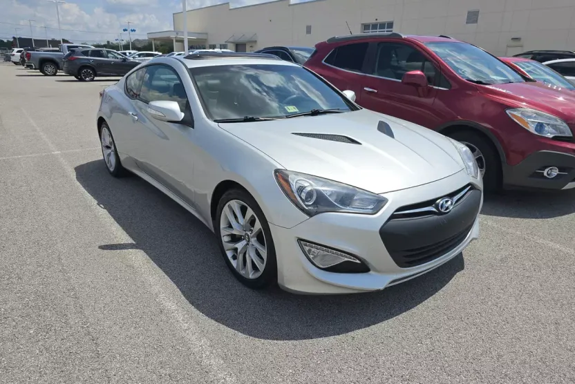 2013 Hyundai Genesis Coupe 3.8 Grand Touring photo 1