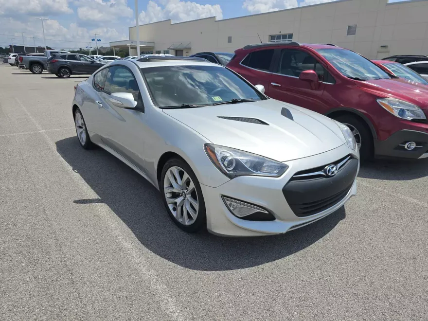 2013 Hyundai Genesis Coupe 3.8 Grand Touring photo 1