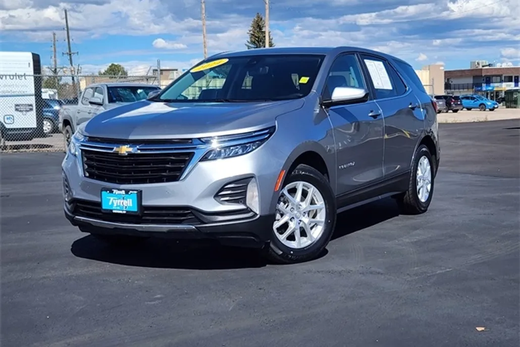 2024 Chevrolet Equinox LT photo 1
