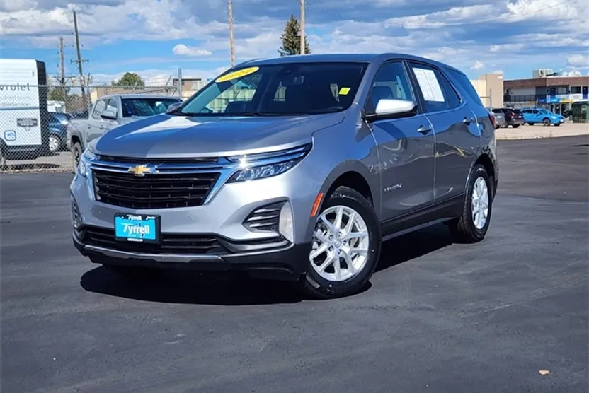 2024 Chevrolet Equinox LT photo 1