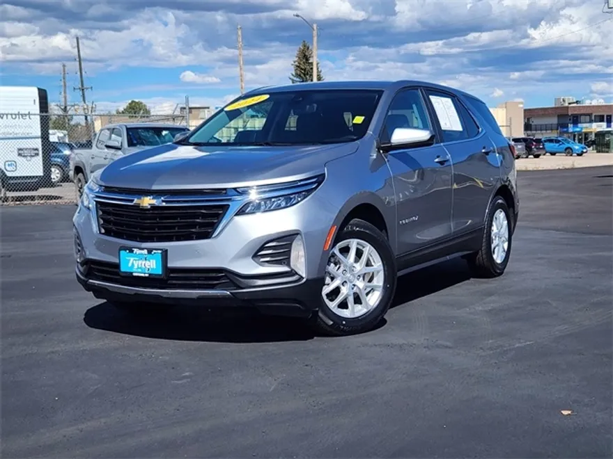 2024 Chevrolet Equinox LT photo 1