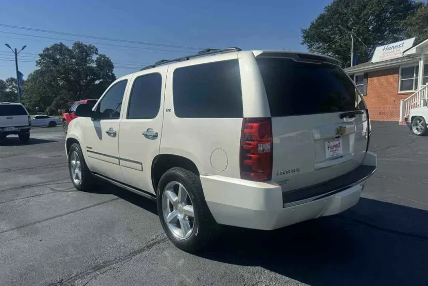 2013 Chevrolet Tahoe LTZ photo 1