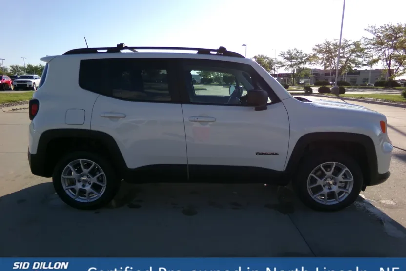 2022 Jeep Renegade Latitude photo 1