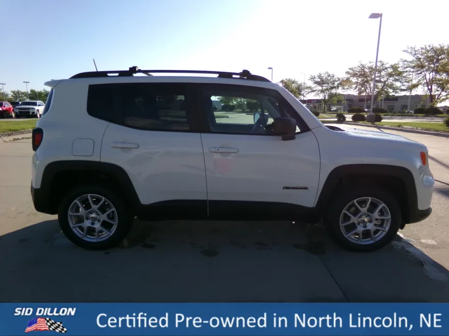 2022 Jeep Renegade Latitude photo 1